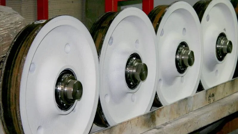 Roues de wagon avec bandage inox