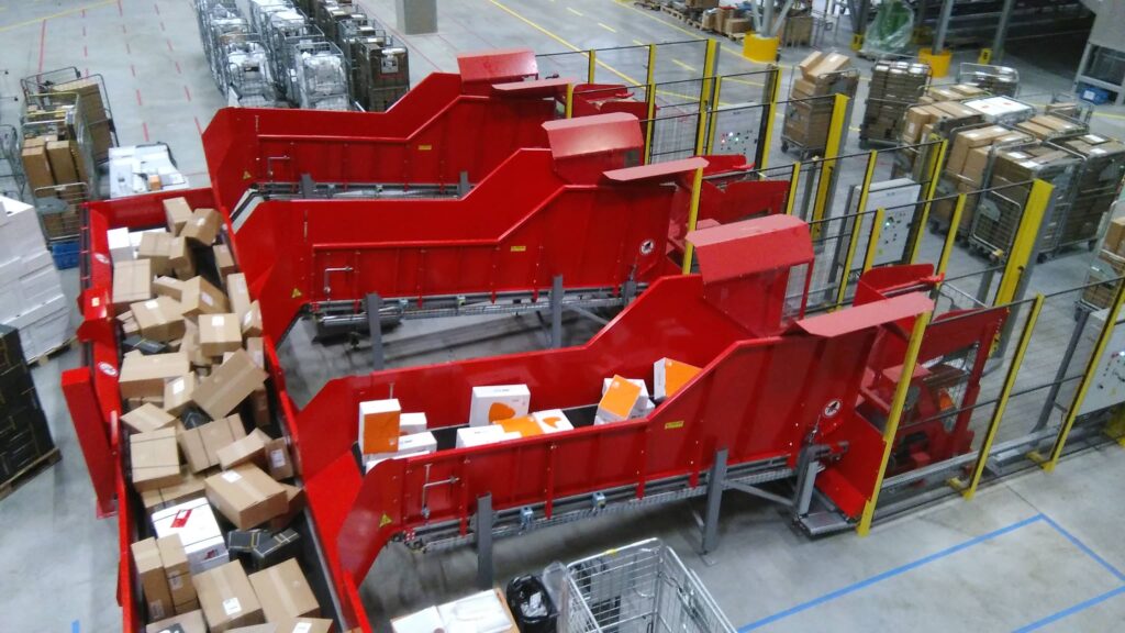 Picture of a U-PERFOM, a high performance parcel tipper